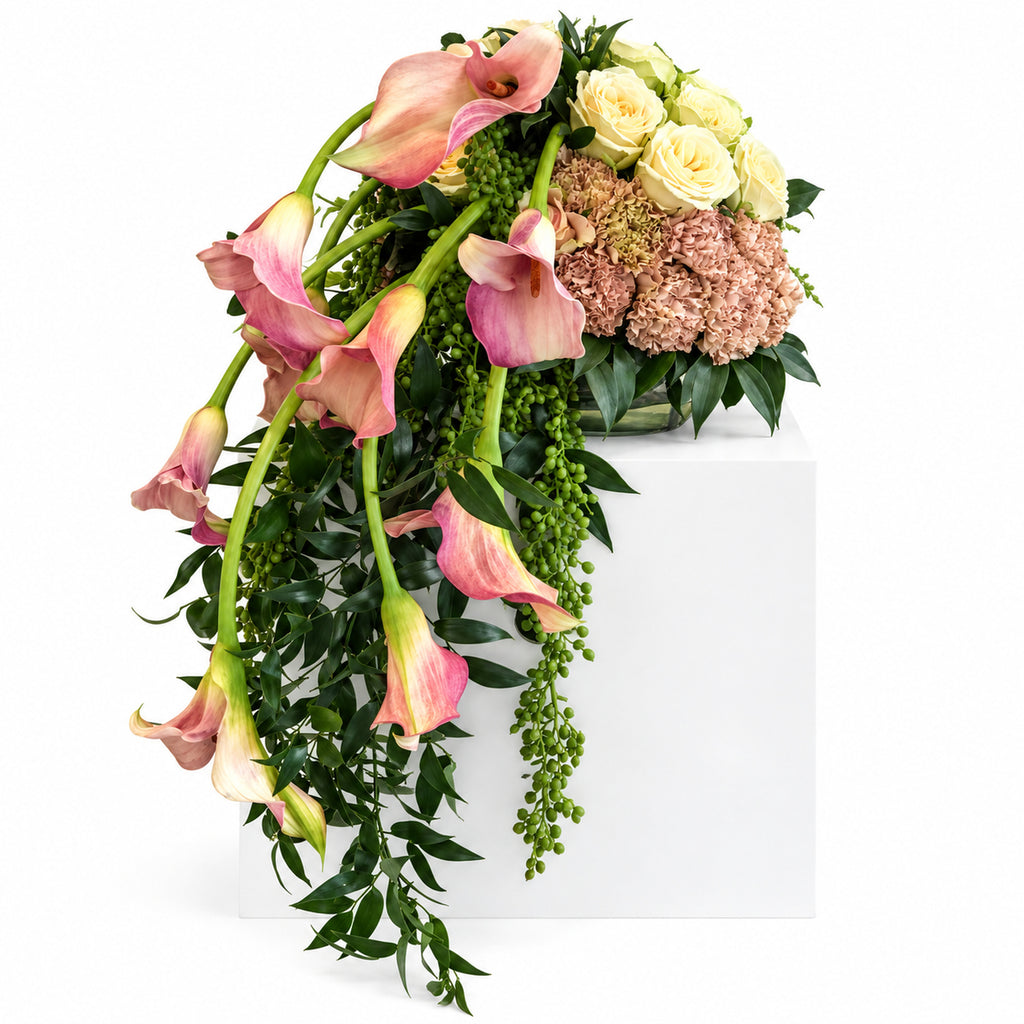 Zachte Beweging — rouwbloemstuk — links