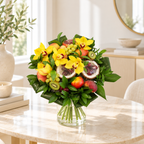 Camille luxe fruitboeket met orchideeën in een elegant interieur