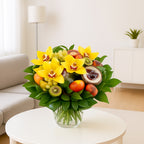 Camille luxe fruitboeket met orchideeën als interieurdecoratie