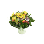 Camille fruitboeket met orchideeën in glazen vaas
